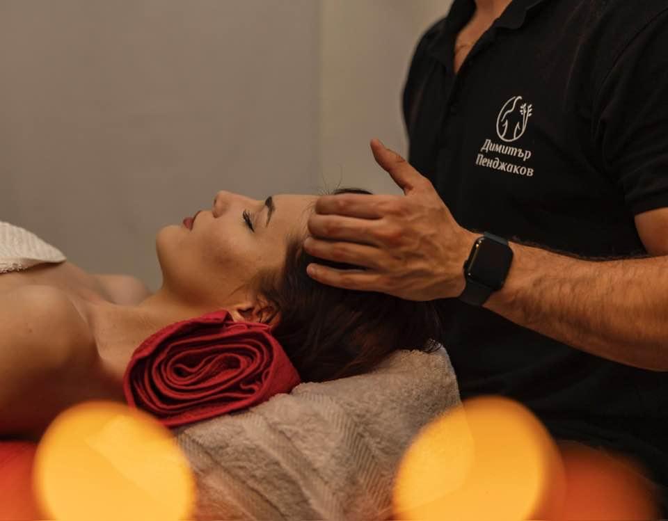 Close-up: head massage with candlelight